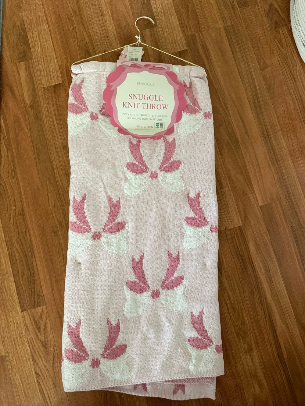 Envogue Pink & White Snuggle Knit Throw Blanket